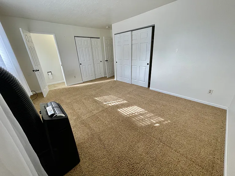 1083 W L St — Photo 20