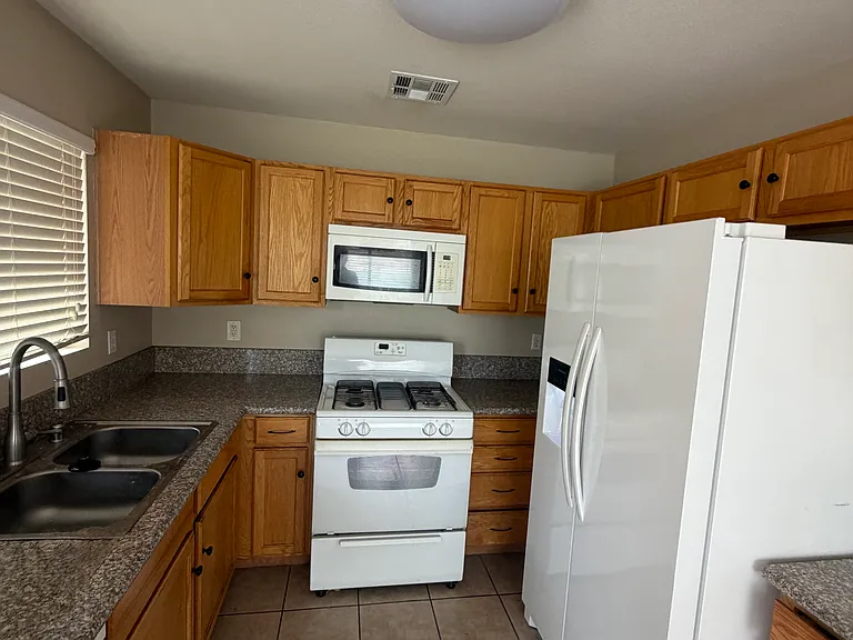 10212 Arlington Abby St — Photo 3