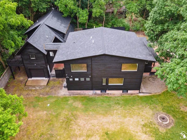1410 Grove Rd, Ypsilanti, MI 48198
