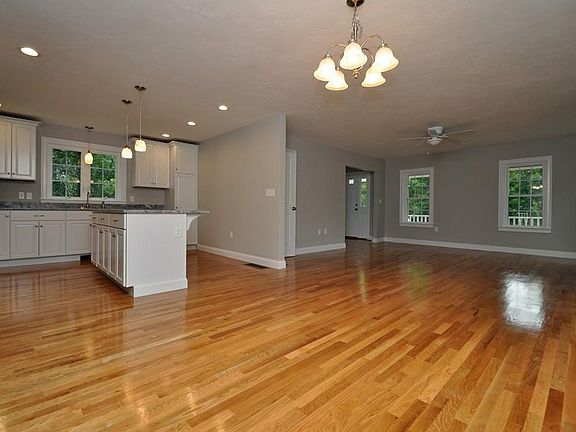3rd image of 160 Pleasant St