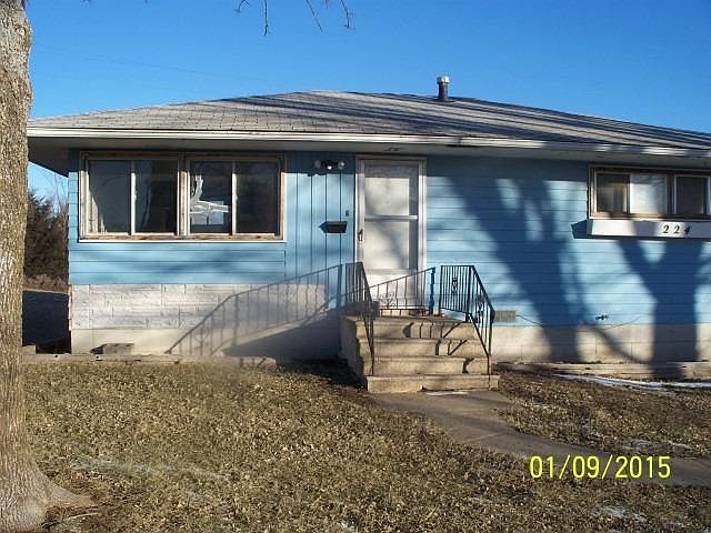 2nd image of 224 Sunset Dr