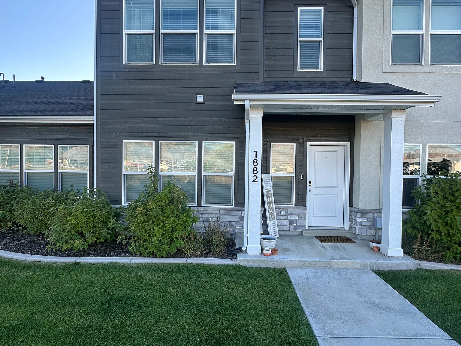 3 bed, 1412 sqft, $2,000 — Photo 1