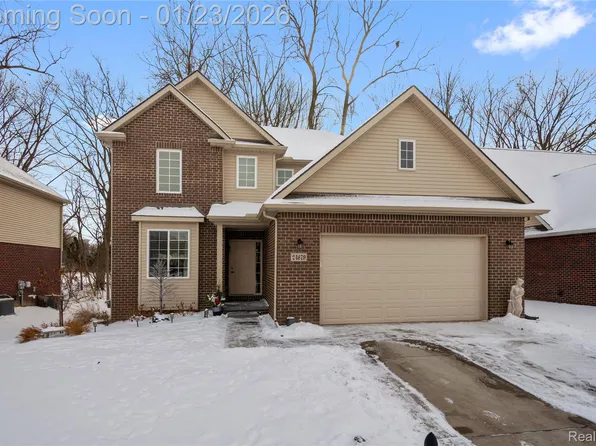 24679 Pembrooke Dr, Southfield, MI 48033