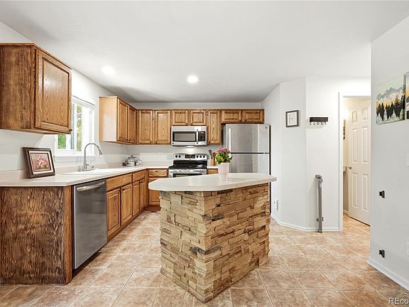 4th image of 23496 Broadmoor Drive