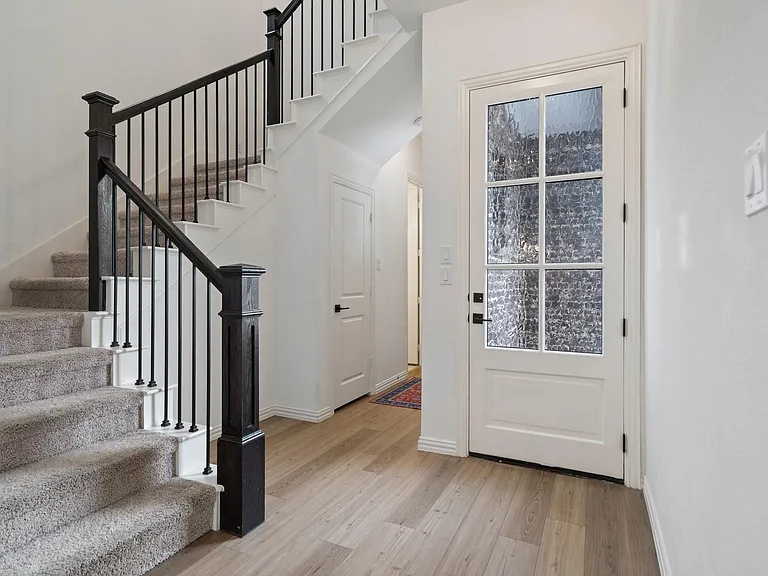 4209 Watson Way — Photo 3