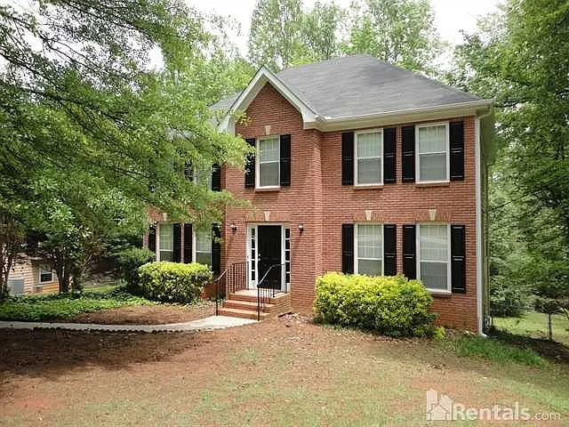 540 Woodrow Dr photo 1