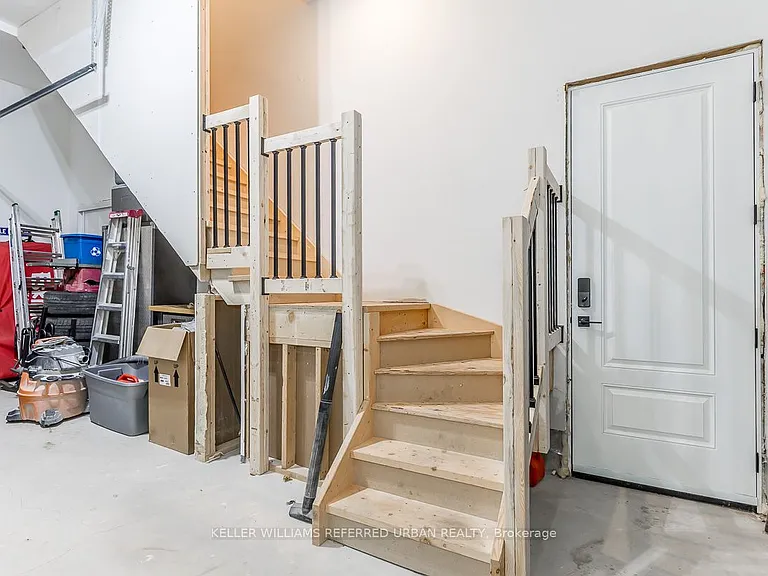 23 Delta Cres — Photo 3