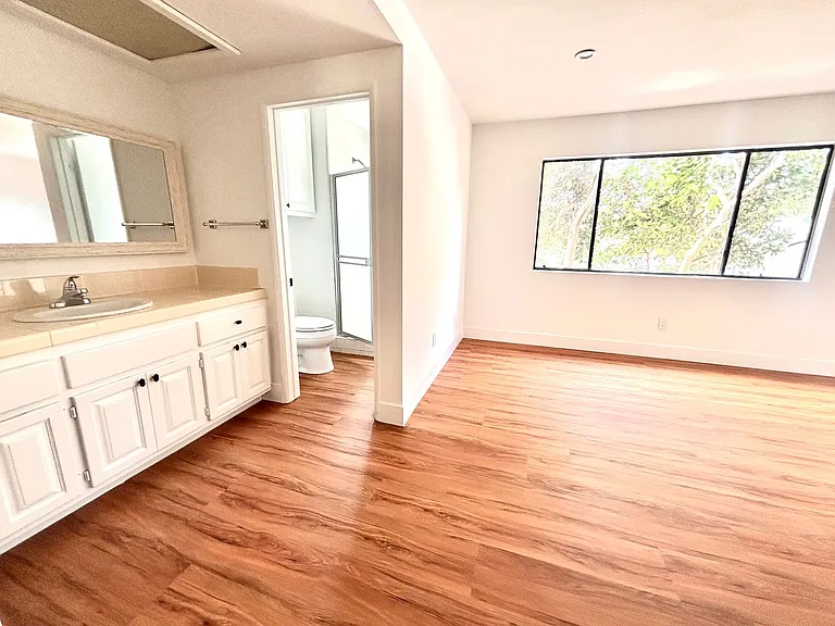 206 E Pine Ave — Photo 9