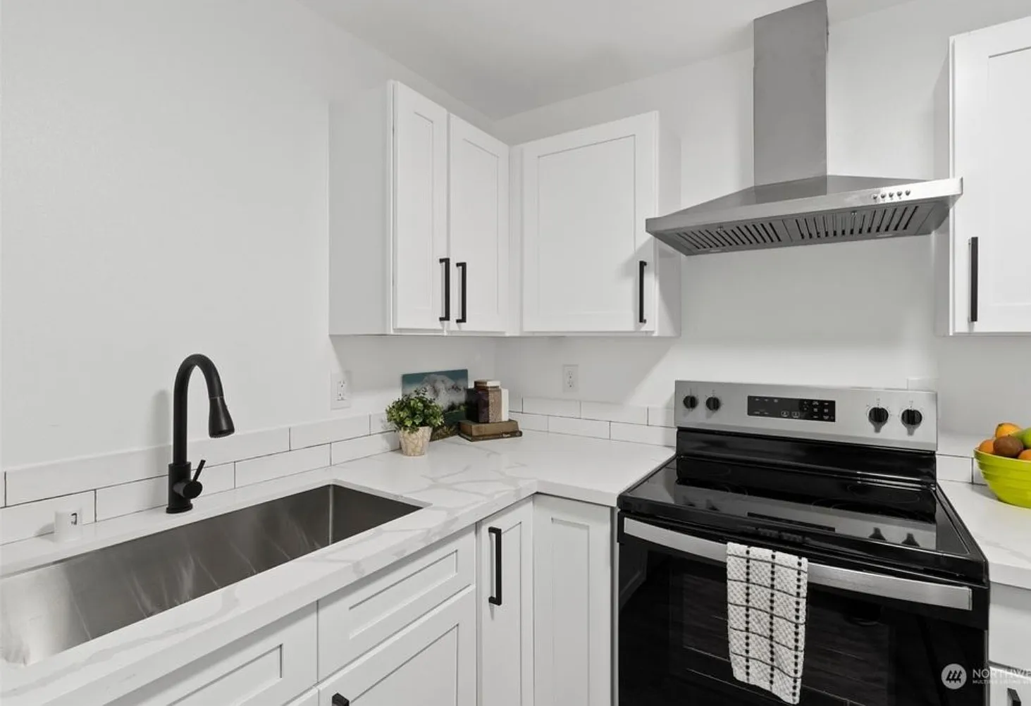 2 bed, 1100 sqft, $1,695 — Photo 3
