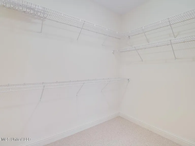 940 Jefferson Dr — Photo 19