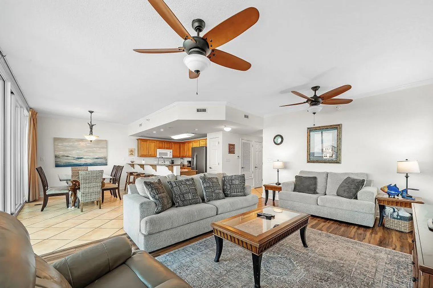 3 bed, 3.0 bath, 1528 sqft, $4,076 — Photo 1