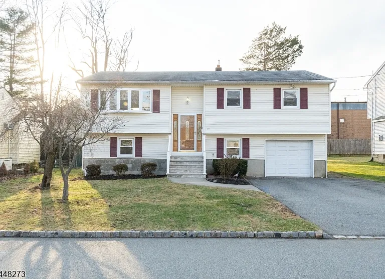 17 Longport Rd — Photo 1