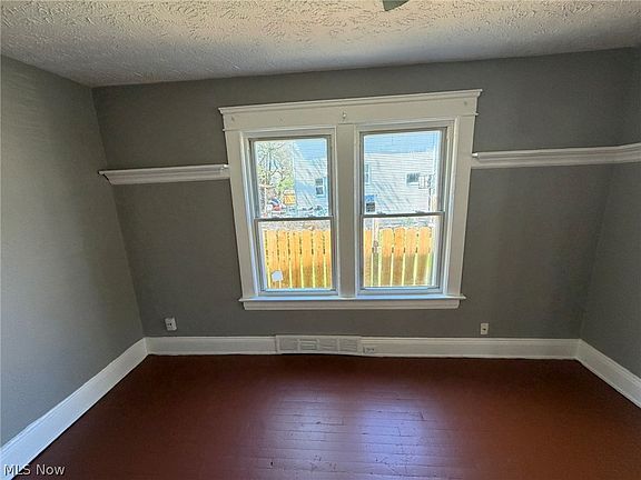 4th image of 9902 Yale Ave