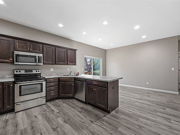 5th image of 151 Alan Ave #A
