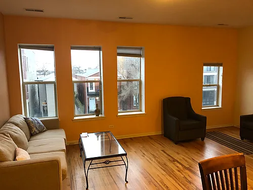 2528 W Flournoy St #3 Photo 1