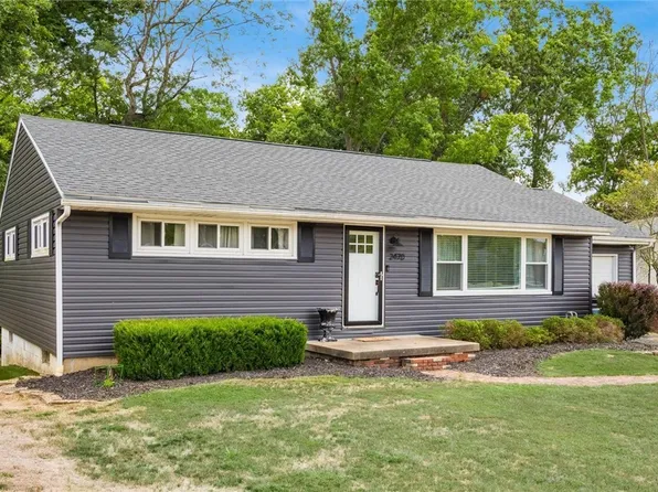 2470 Center Dr, Zanesville, OH 43701