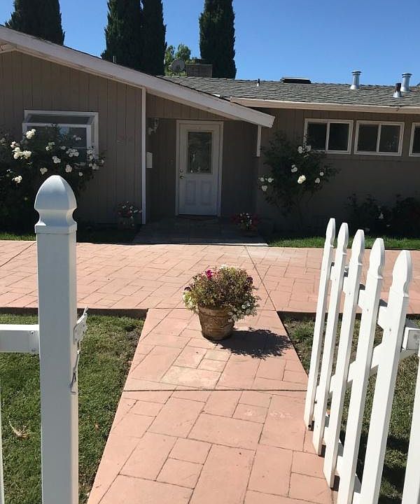 1st image of 909 Moreno Ave