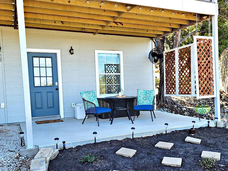 1526 Lakeside Dr W — Photo 31
