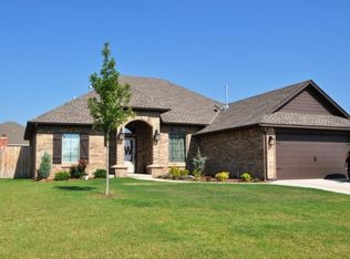 3424 Homesteaders Ln, Guthrie, OK 73044