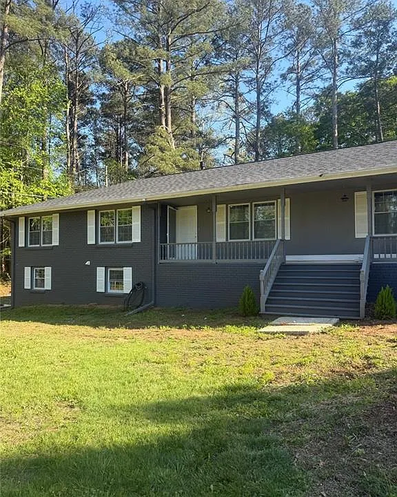 735 Ralph Rd SE
