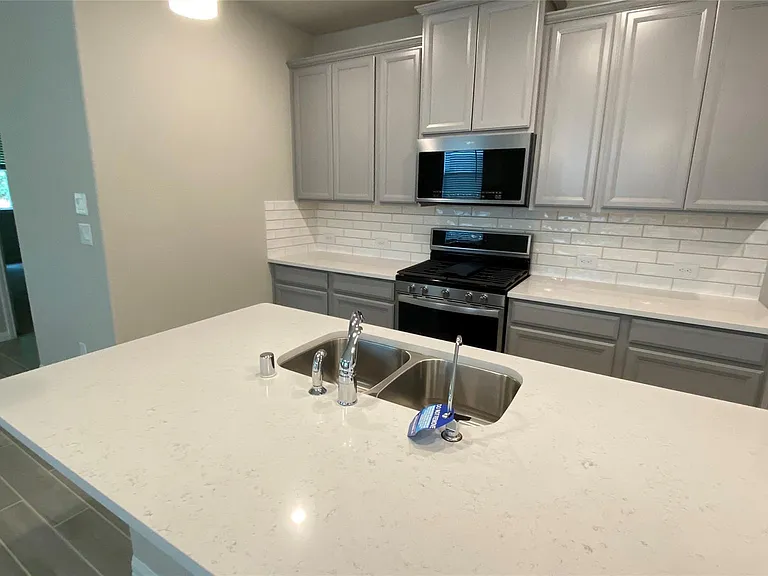 7059 Silverleaf Oak St — Photo 8