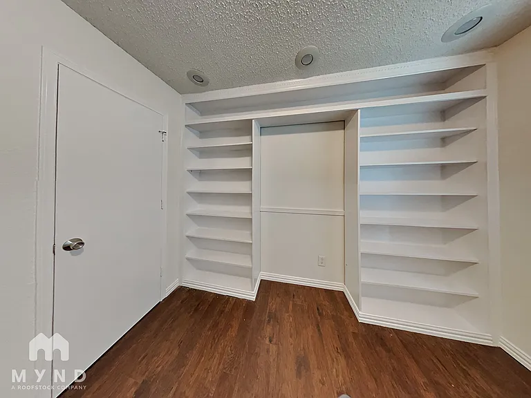 8704 Tigris Trl — Photo 12