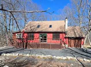 611 Mallard Ln, Bushkill, PA 18324