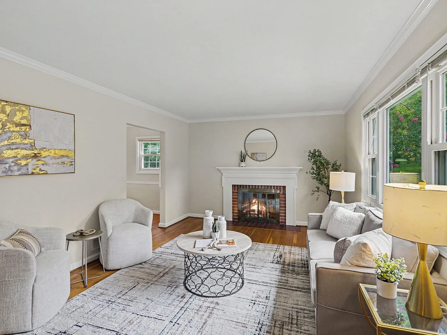4 bed, 2900 sqft, $4,100 — Photo 3