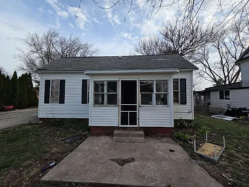 1010 Crosby St Photo 1