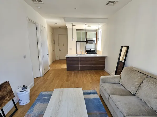 86 Marcy Avenue image 1 of 8