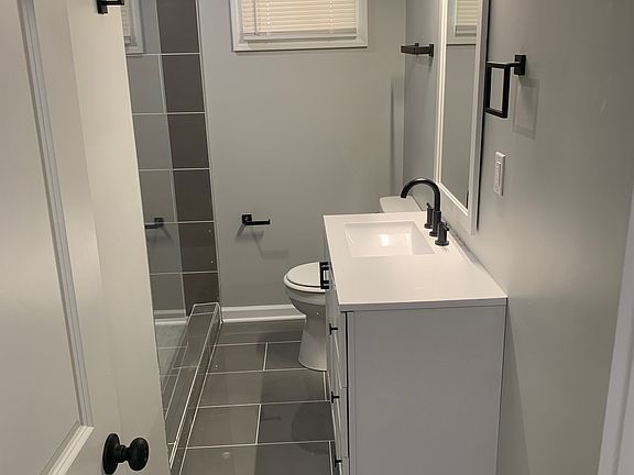 4th image of 2403 Buchanan St Unit A