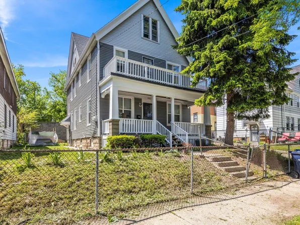3463 Dr William Finlayson, Milwaukee, WI 53212