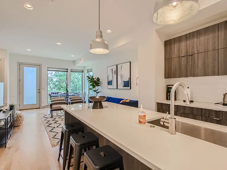 2407 Court Pl — Photo 11