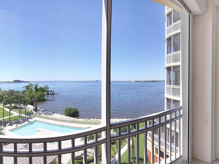 14200 Royal Harbour Ct — Photo 62