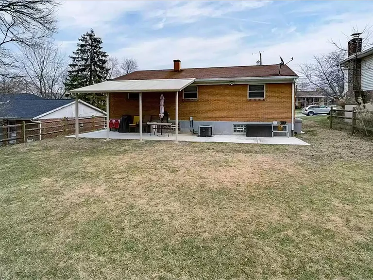 2359 Fairgreen Dr — Photo 12