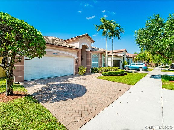 4th image of 11310 NW 79th Ln