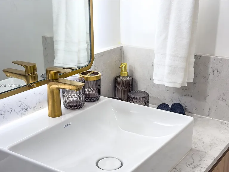 159 NE 6th St #4101 — Photo 37