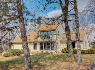 17824 W Westview Ln, New Berlin, WI 53146