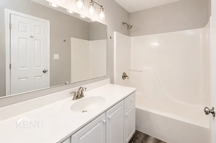 2710 Lucas Dr — Photo 15