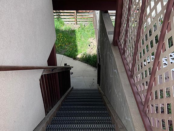 3rd image of 610 Wapiti Drive