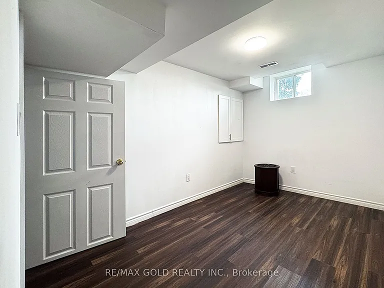 27 Dulverton Dr — Photo 18