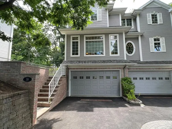 218 County Rd, Tenafly, NJ 07670
