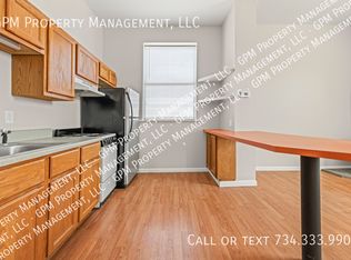 412 Grand River Ave APT 9, Pt Huron, MI 48060