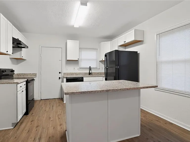 1439 Westboro Dr SW — Photo 19