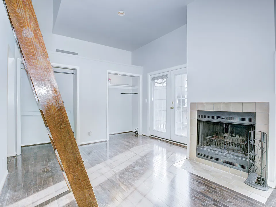 614 Elliott St NE #2C