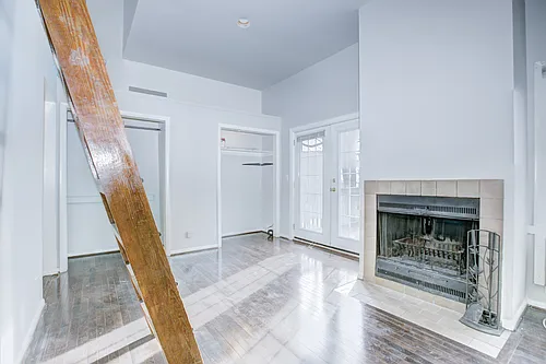 614 Elliott St NE #2C Photo 1