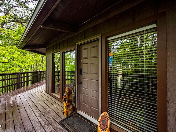 5th image of 1923 Arolla Ct E