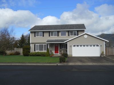 470 Colonial Ct, Tillamook, OR, 97141