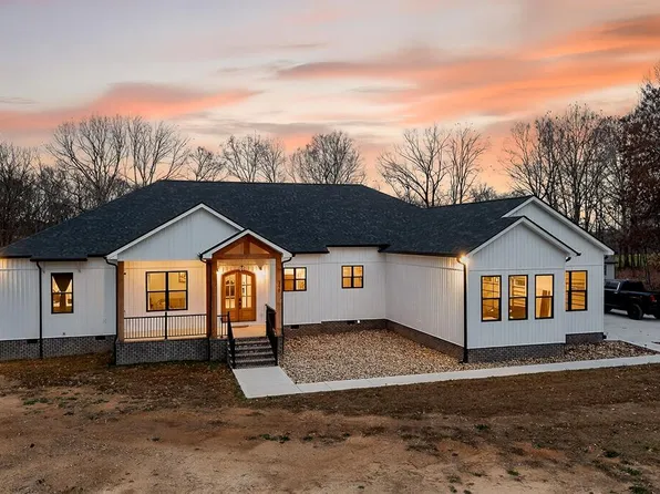 377 Margot Dr, Sparta, TN 38583