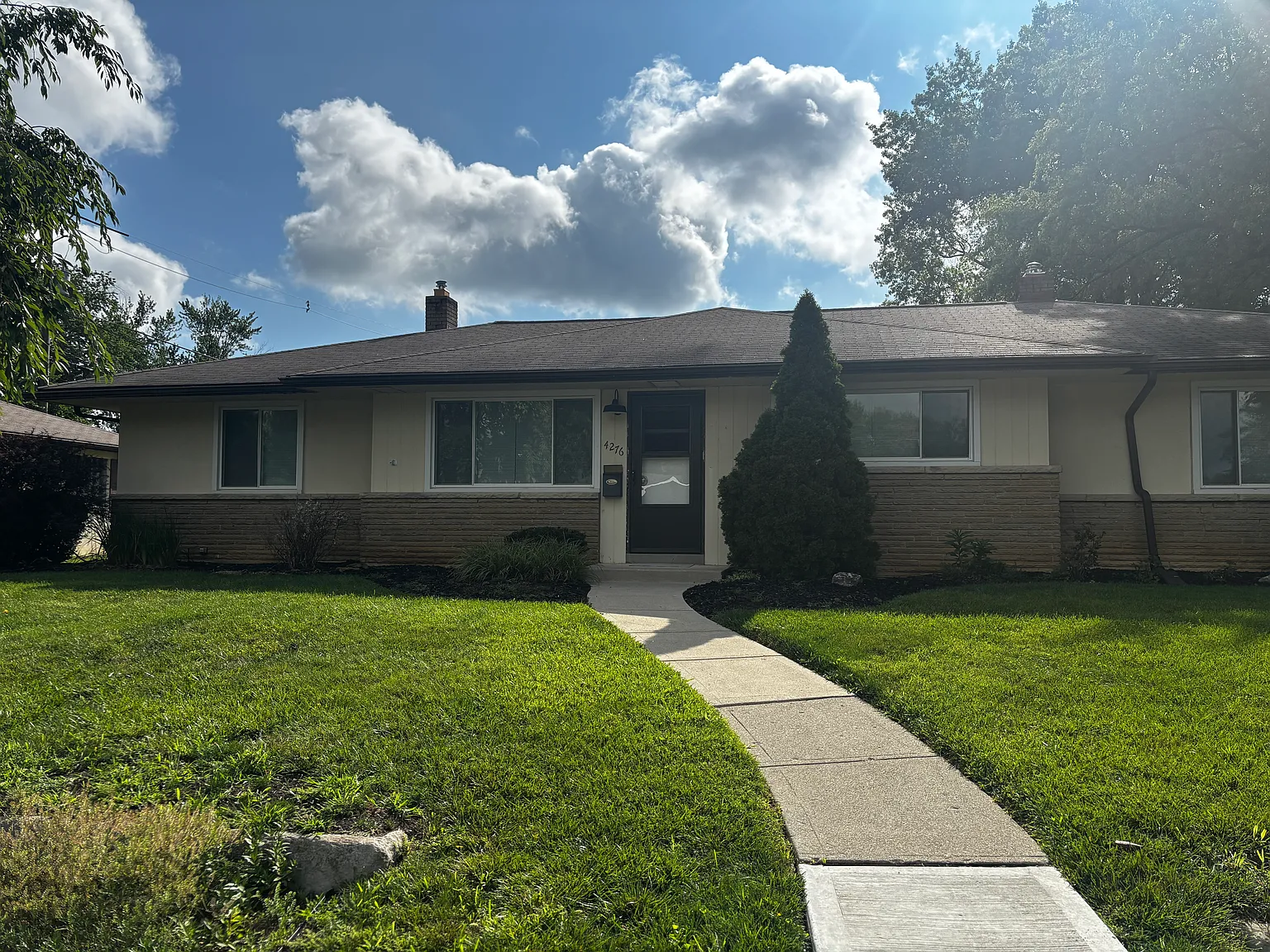 2 bed, 1.5 bath, 1100 sqft, $1,750 — Photo 1